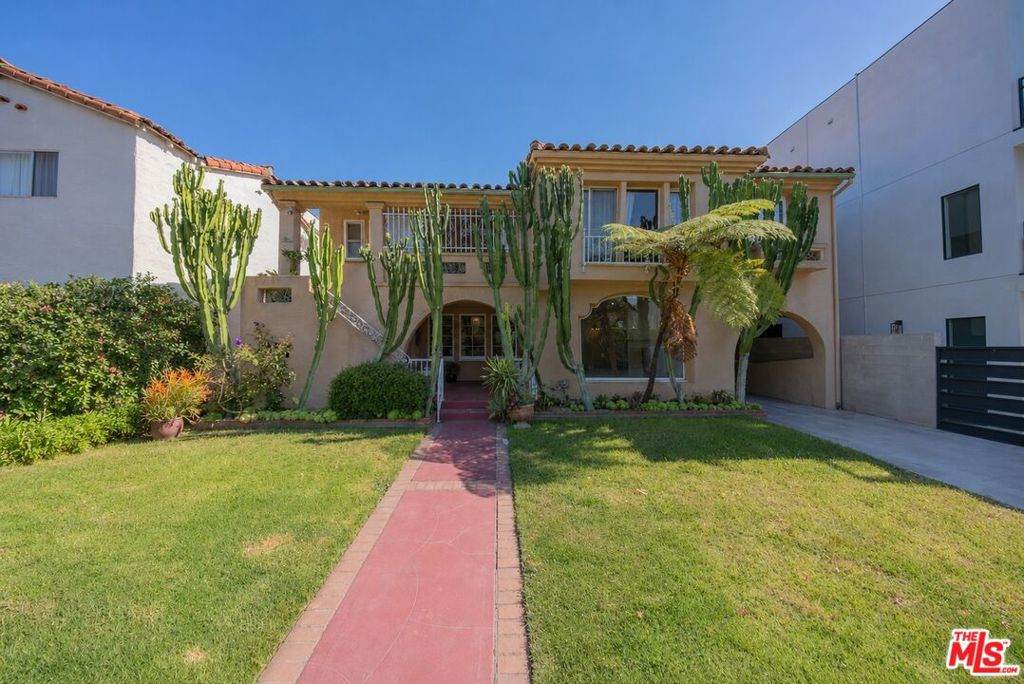 8230 Blackburn Avenue - Photo 1