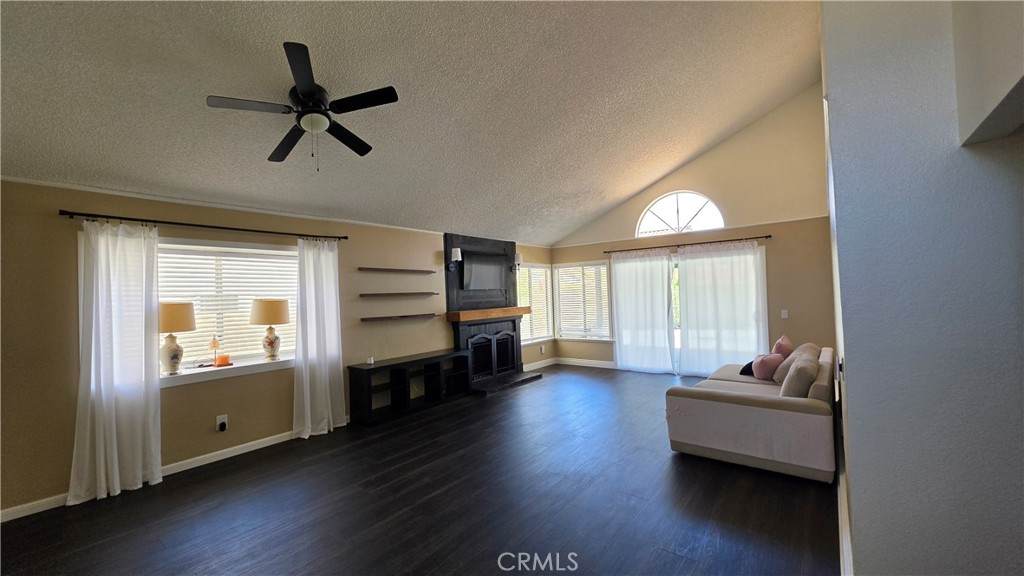 https://bt-photos.global.ssl.fastly.net/socal/orig_boomver_1_440893073-2.jpg