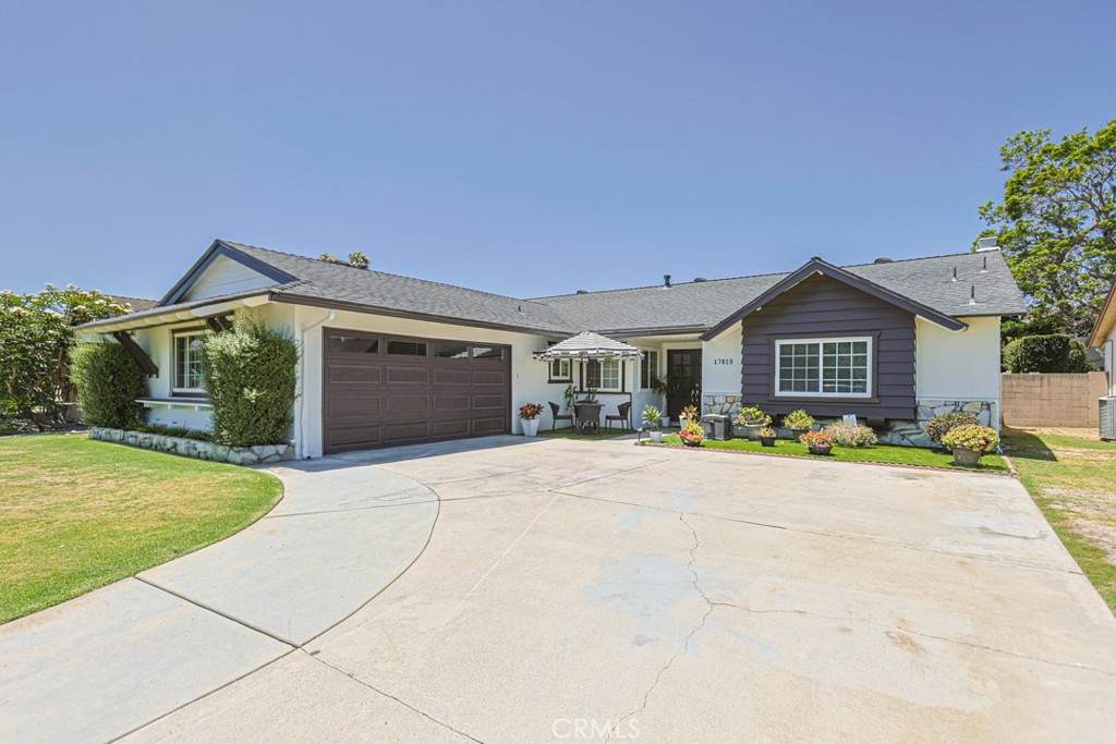 17819 Bay - Photo 1