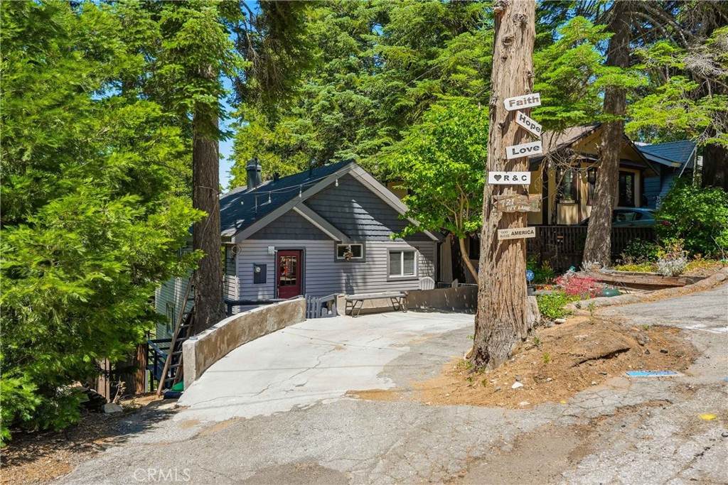 721 Ivy - Photo 1