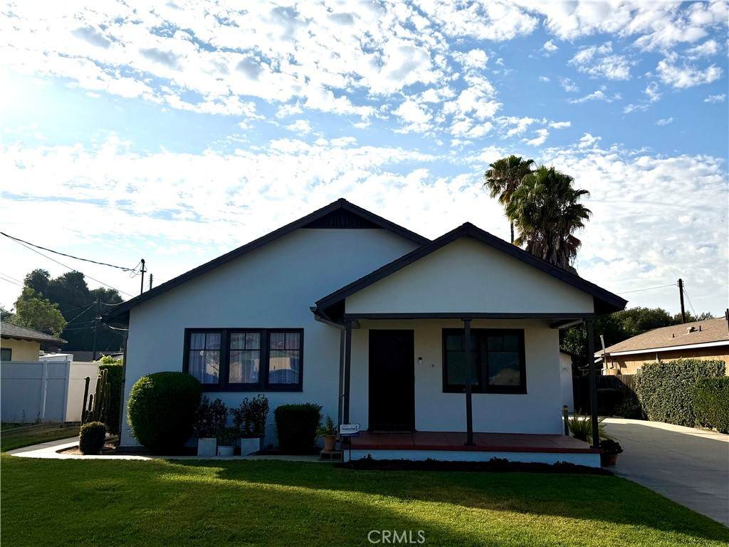 1572 Hillcrest - Photo 1