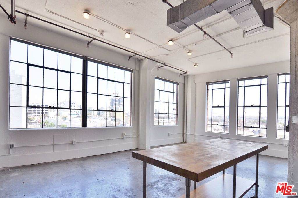 315 8th Street - Photo 1