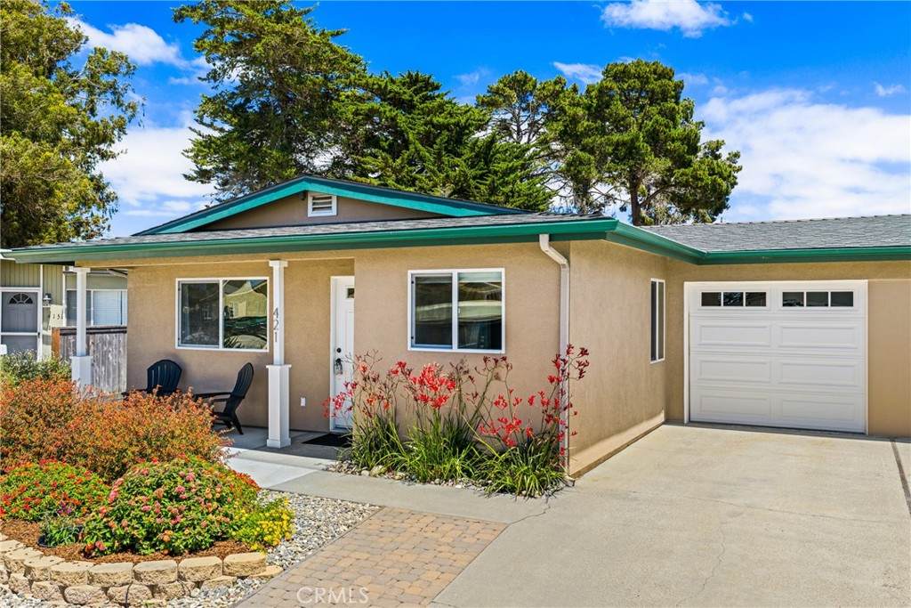 421 Golden West Place - Photo 1