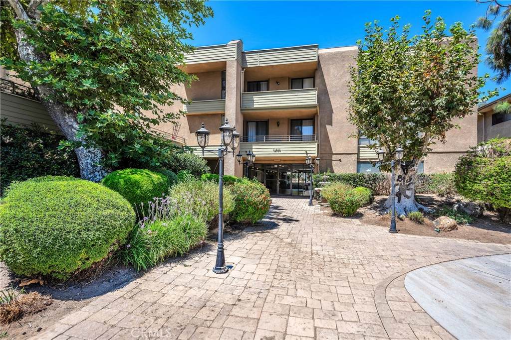 16866 Kingsbury - Photo 1