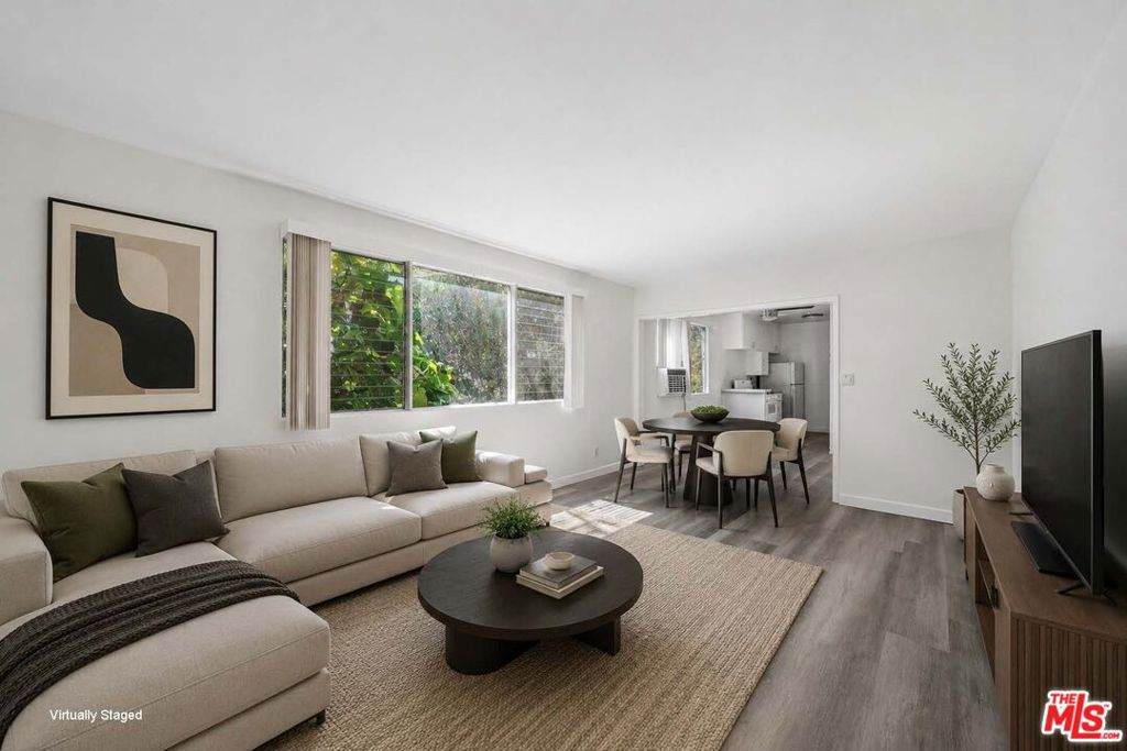 1027 Edinburgh Avenue - Photo 1