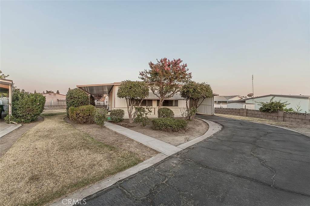 1701 Dinuba Avenue - Photo 1