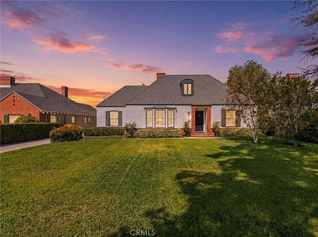 3180 N Arrowhead Ave. - Photo 1