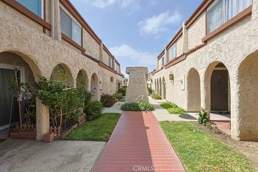 1316 Elm - Photo 1