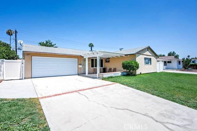 8777 Glencoe Drive - Photo 1