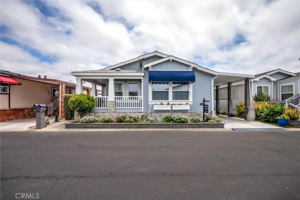 140 Dolliver Street - Photo 1