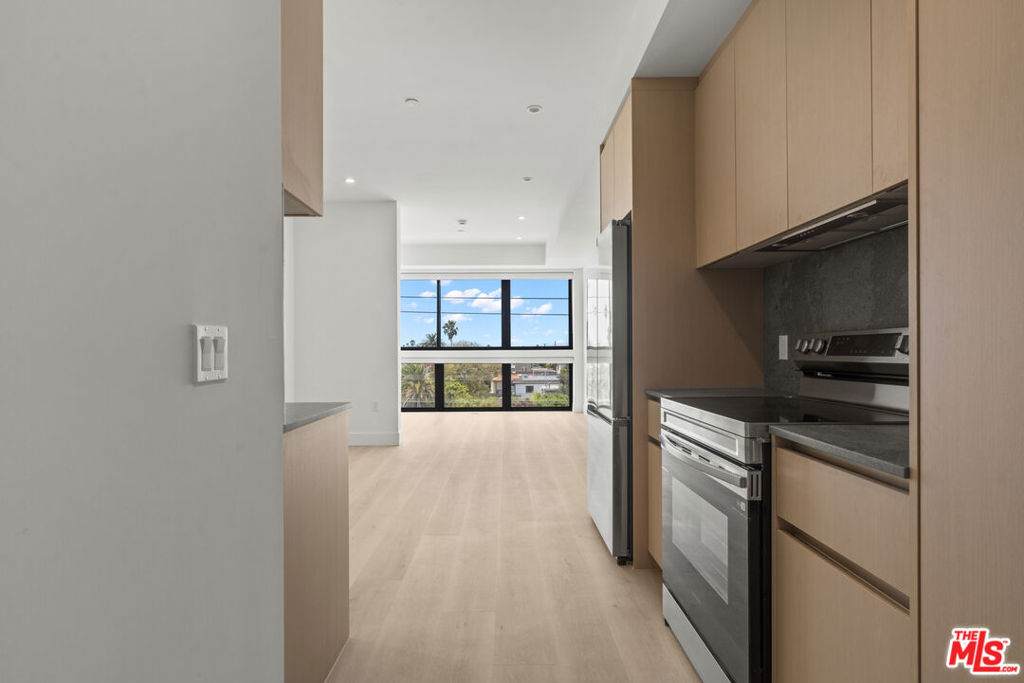 1808 Lincoln Boulevard - Photo 1