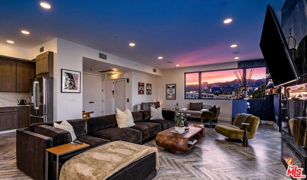 137 Doheny Drive - Photo 1