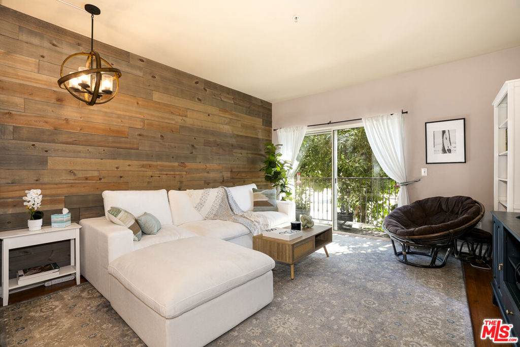 6525 Woodman Avenue - Photo 1