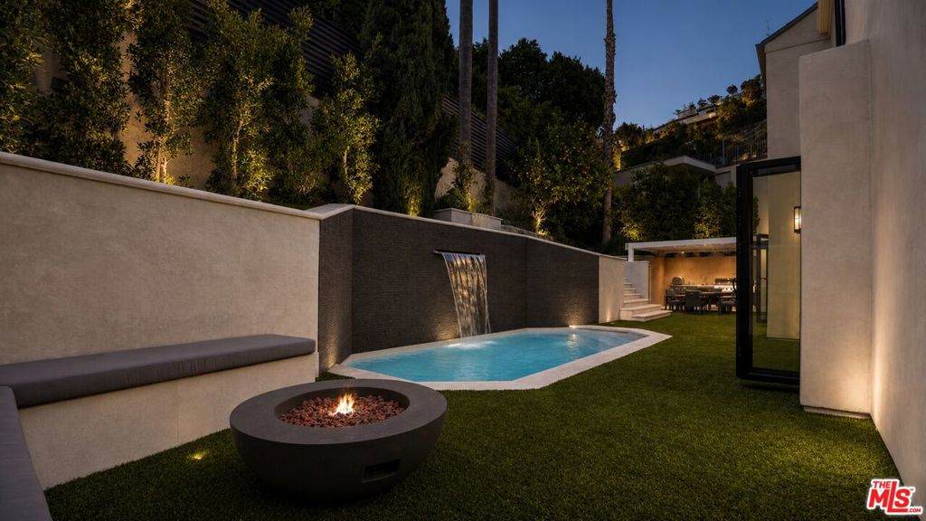 https://bt-photos.global.ssl.fastly.net/socal/orig_boomver_2_445823277-2.jpg