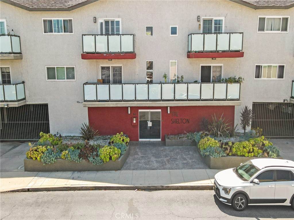 525 Shelton Street - Photo 1