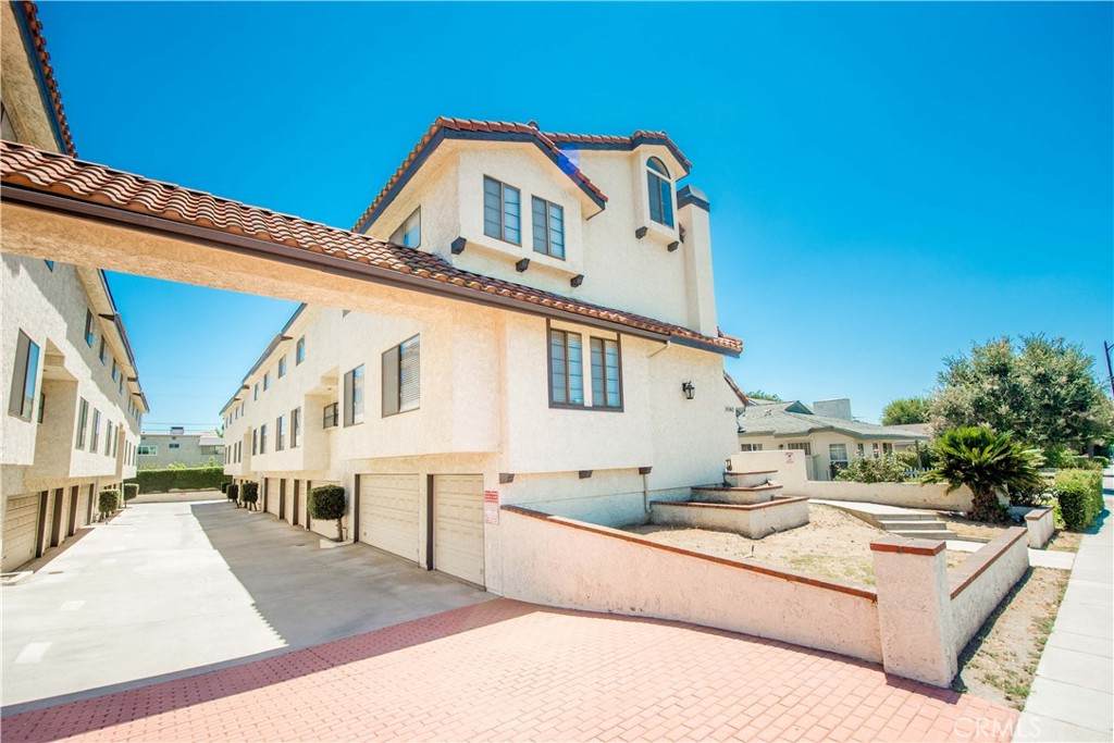 6042-Blvd Temple City - Photo 1