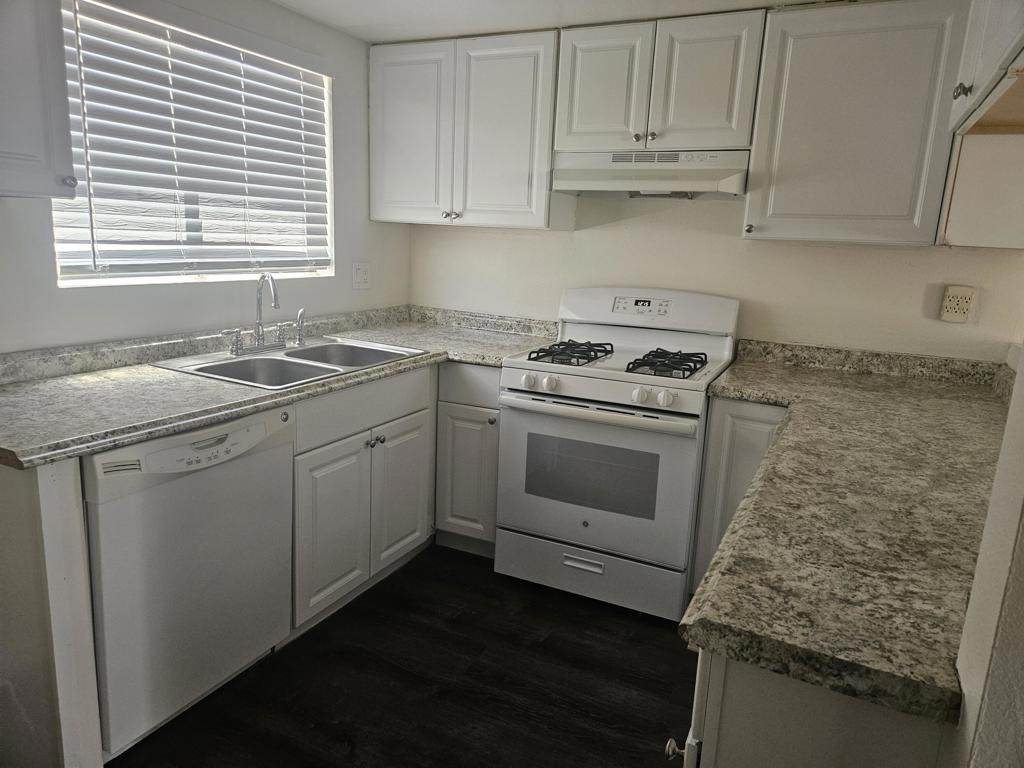 34177 Emily Way - Photo 1