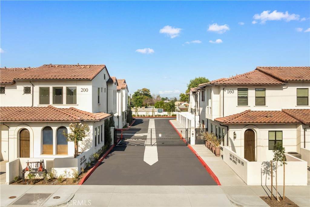 200 New Avenue - Photo 1