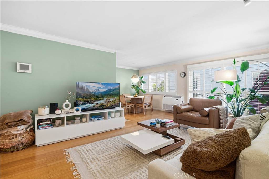 1154 Barrington Avenue - Photo 1