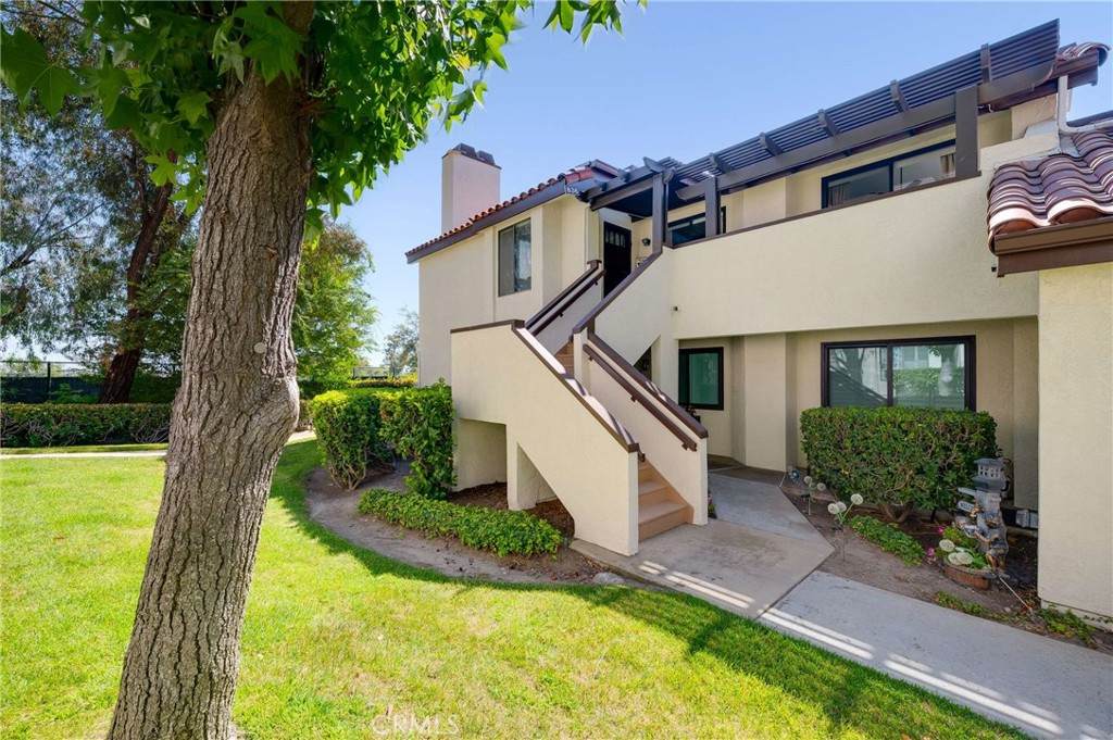 836 Trinity - Photo 1