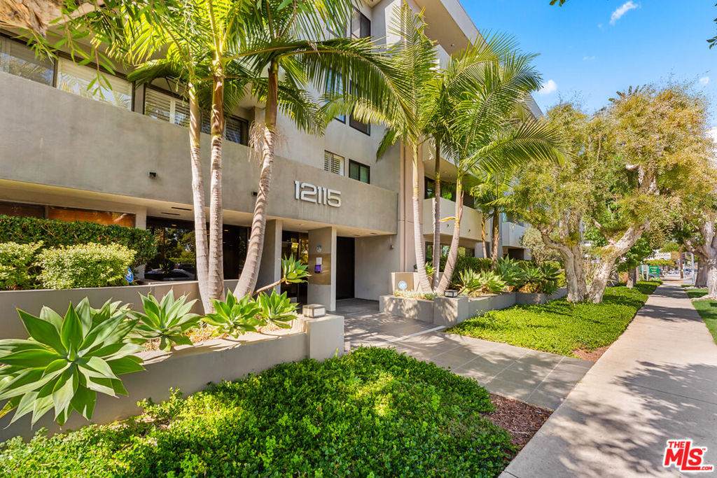 12115 San Vicente Boulevard - Photo 1