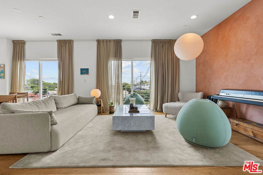 11724 Culver Boulevard - Photo 1