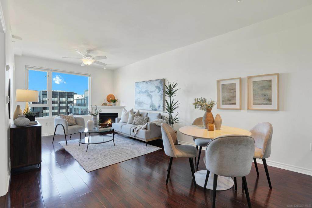 300 W Beech Street - Photo 1