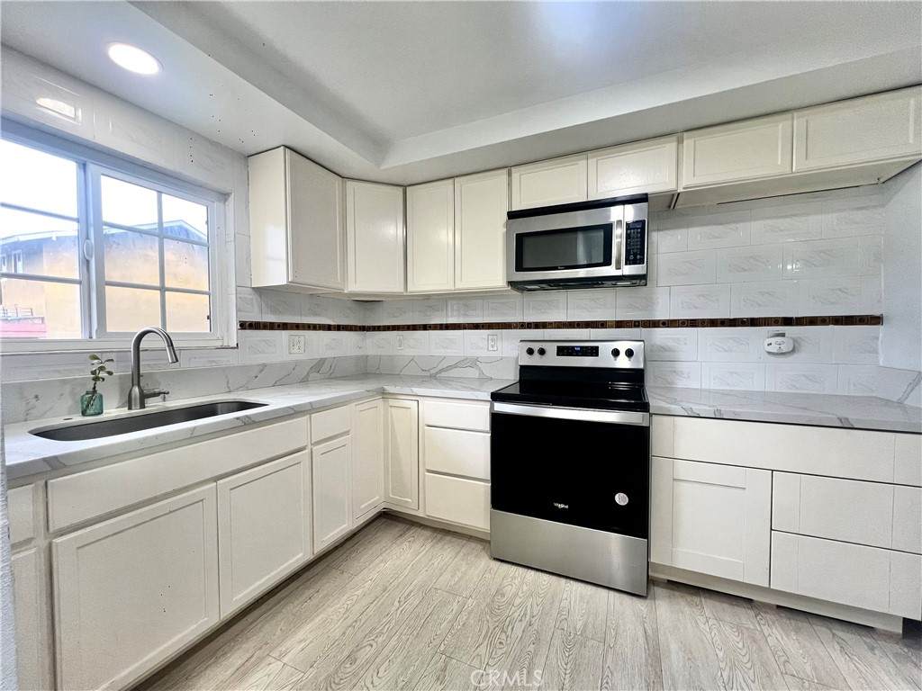 624 Sullivan - Photo 1