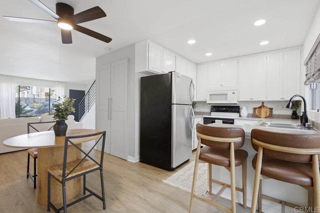 3282 Berger Avenue - Photo 1
