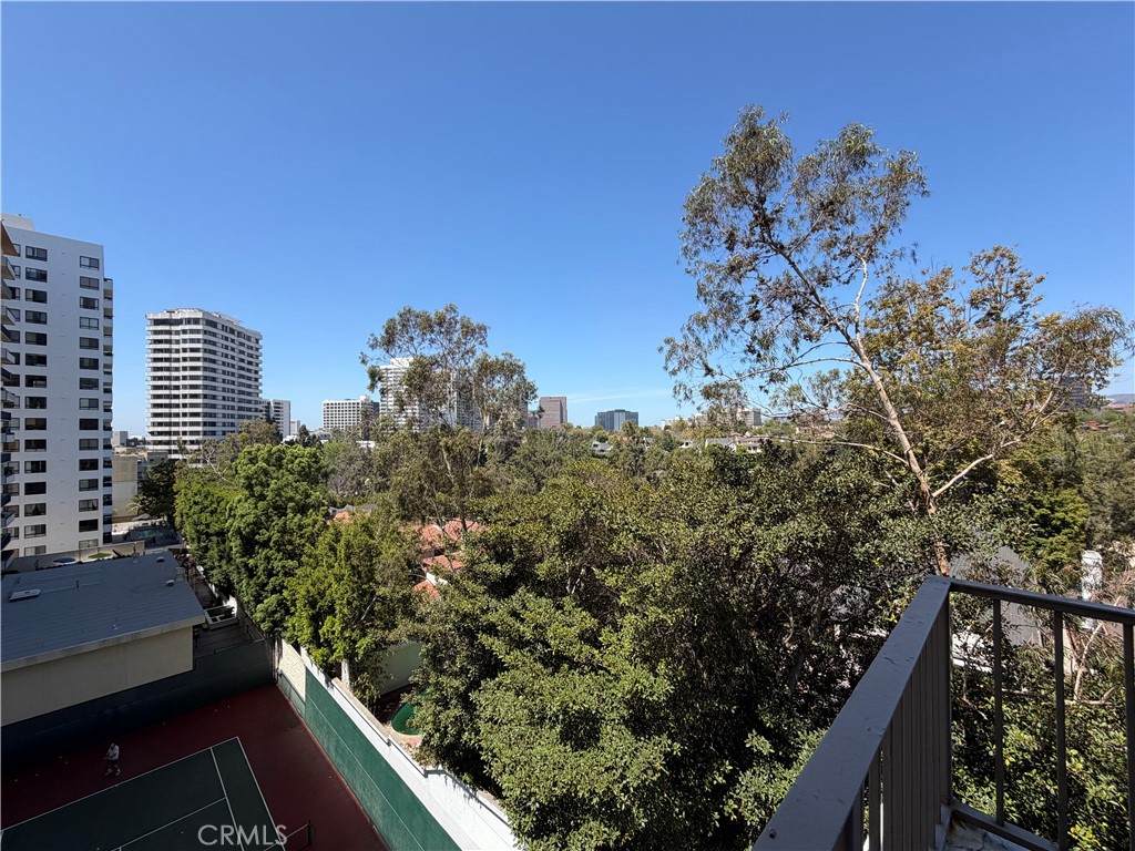 10501 Wilshire - Photo 1