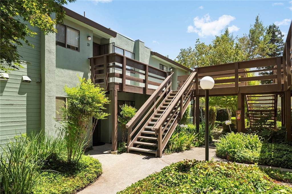 1415 Sheridan - Photo 1