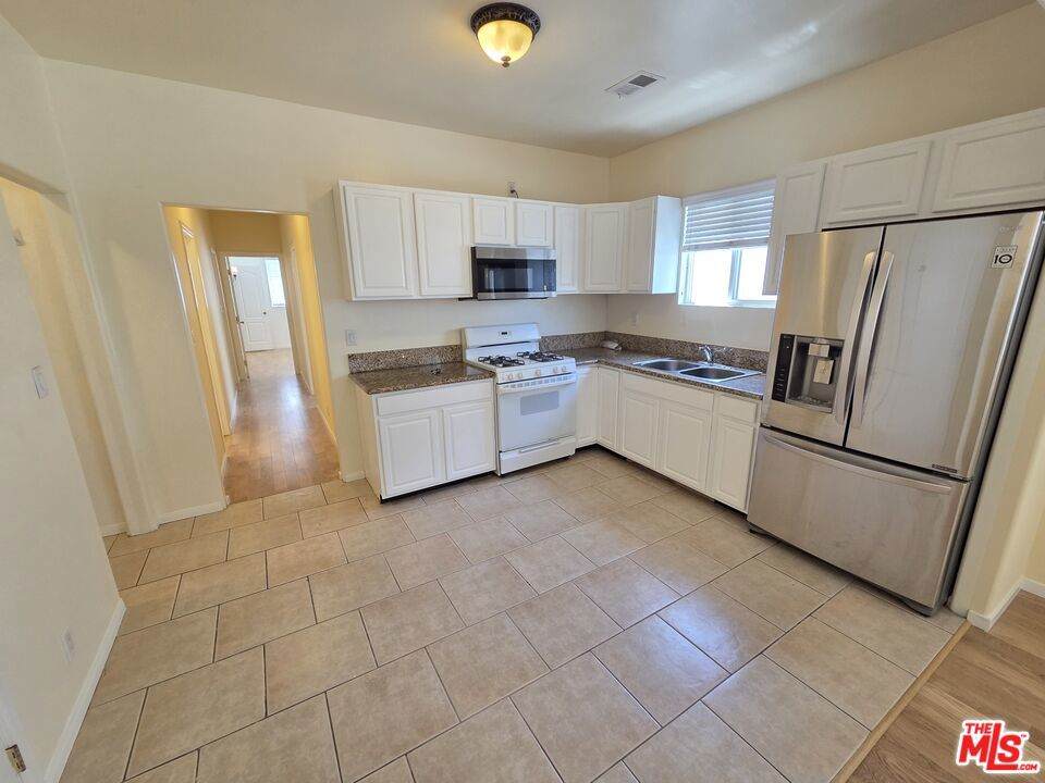 https://bt-photos.global.ssl.fastly.net/socal/orig_boomver_2_447416946-2.jpg