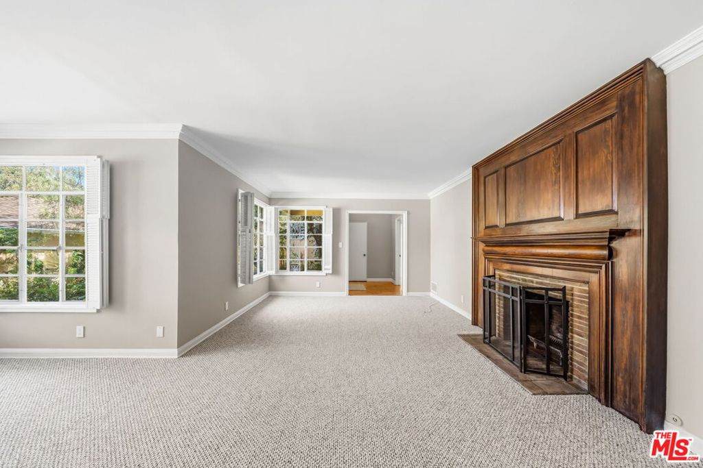 951 Masselin Avenue - Photo 1