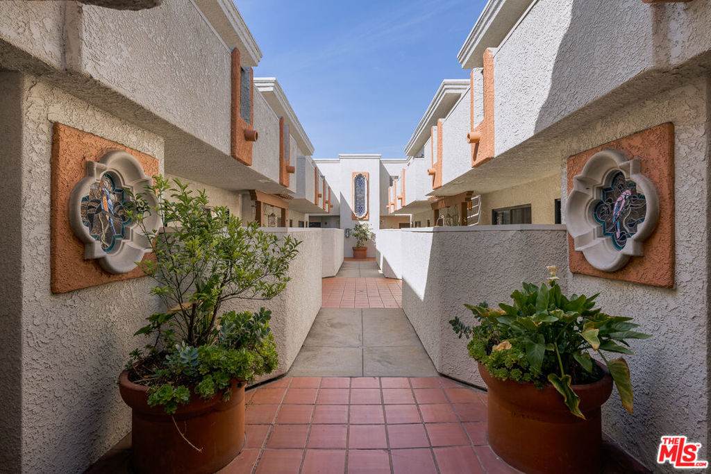 3271 Sawtelle Boulevard - Photo 1
