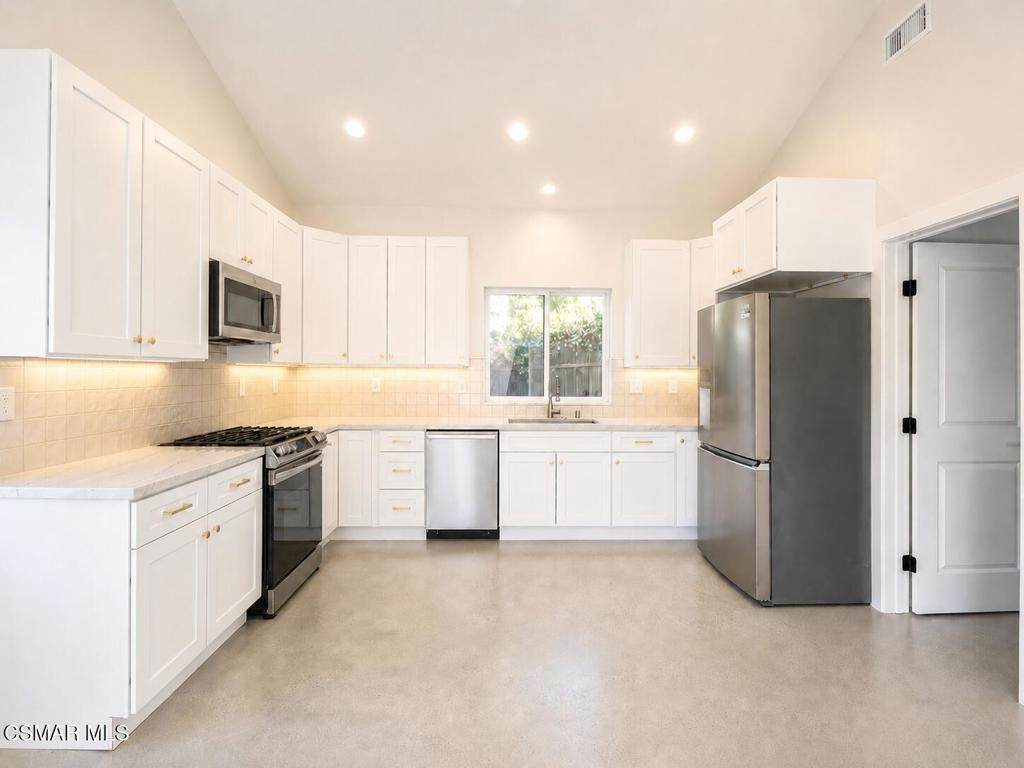 1141 Calle Tulipan - Photo 1