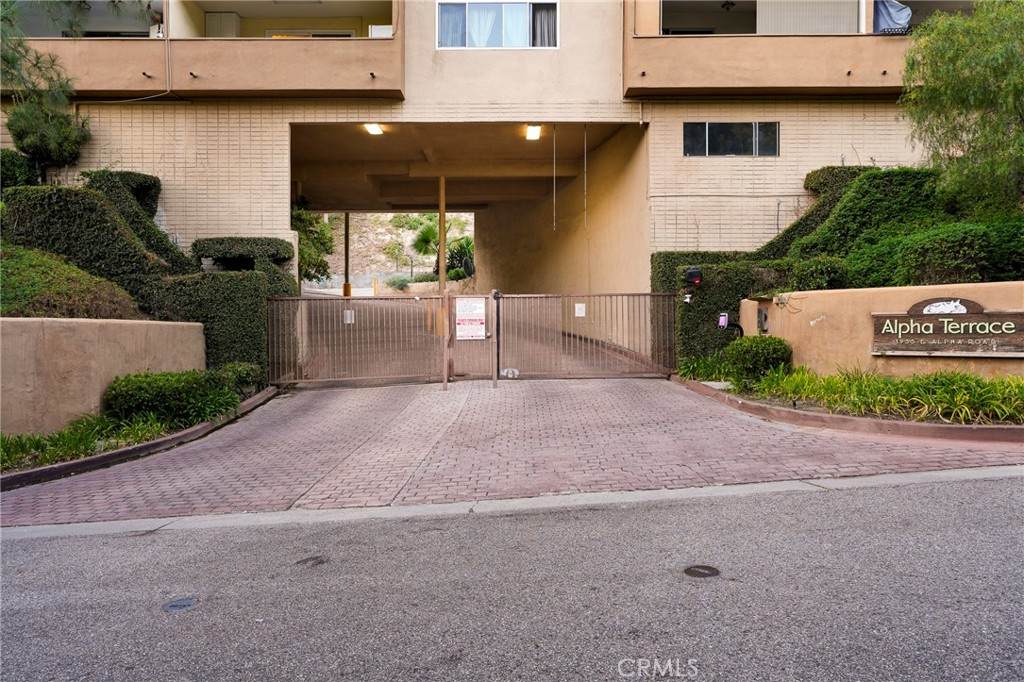 https://bt-photos.global.ssl.fastly.net/socal/orig_boomver_2_447960963-2.jpg