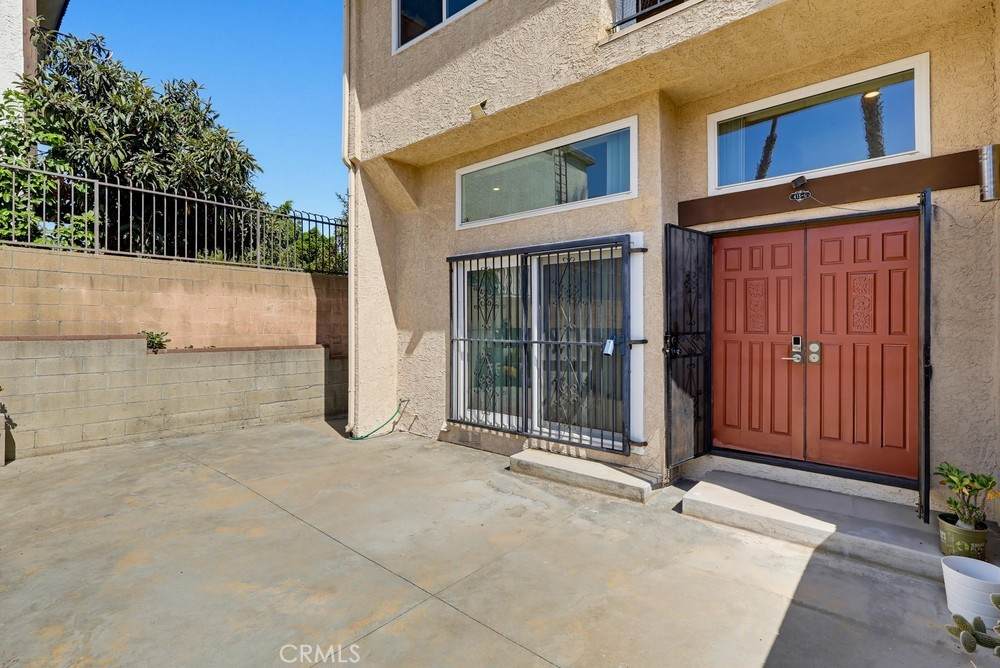 415 Sefton Avenue - Photo 1
