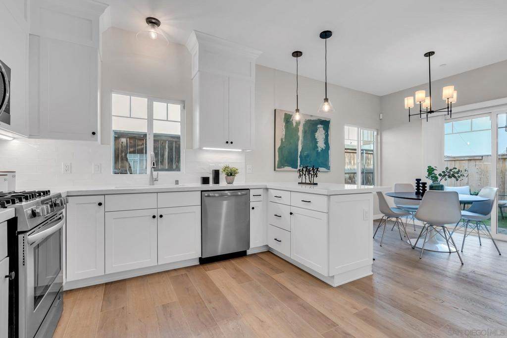 1345 Holly Ave - Photo 1