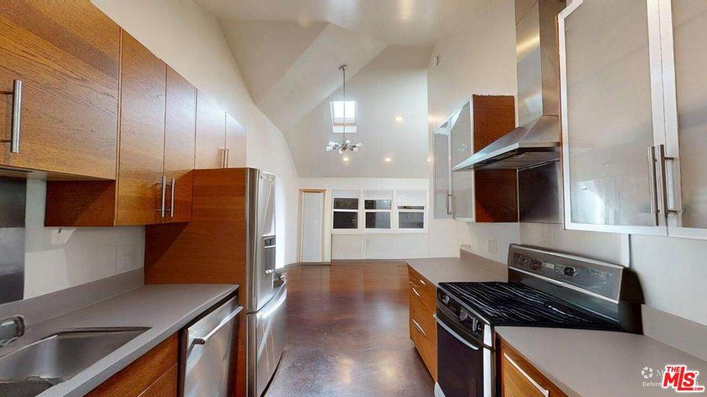320 Grand Boulevard - Photo 1