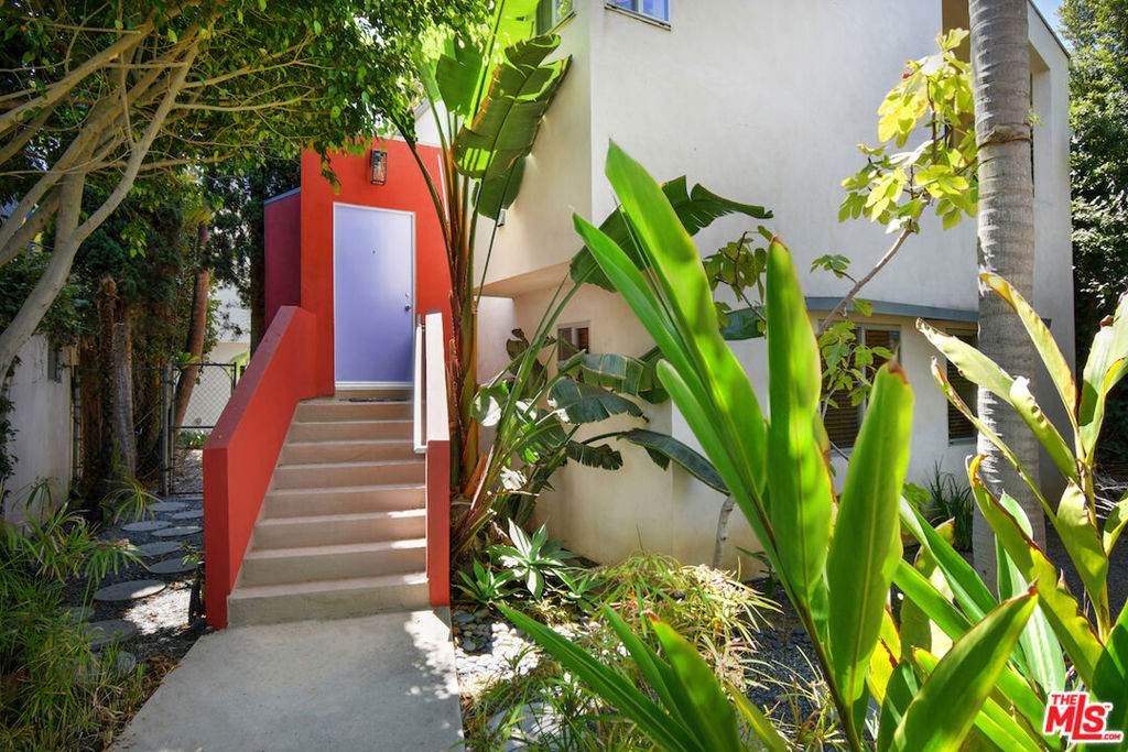 656 Angelus Place - Photo 1