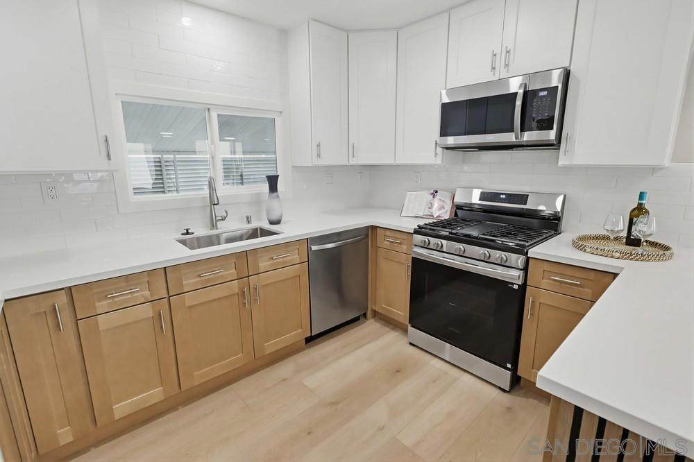716 2nd St - Photo 1