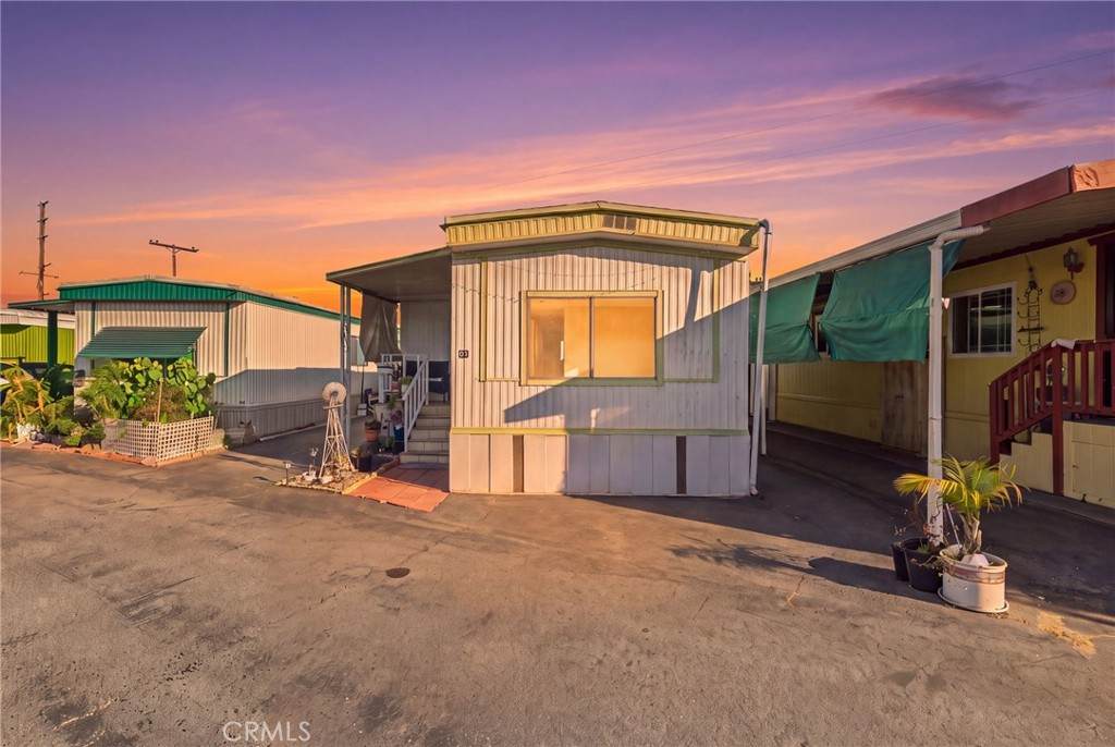 1502 Carson - Photo 1
