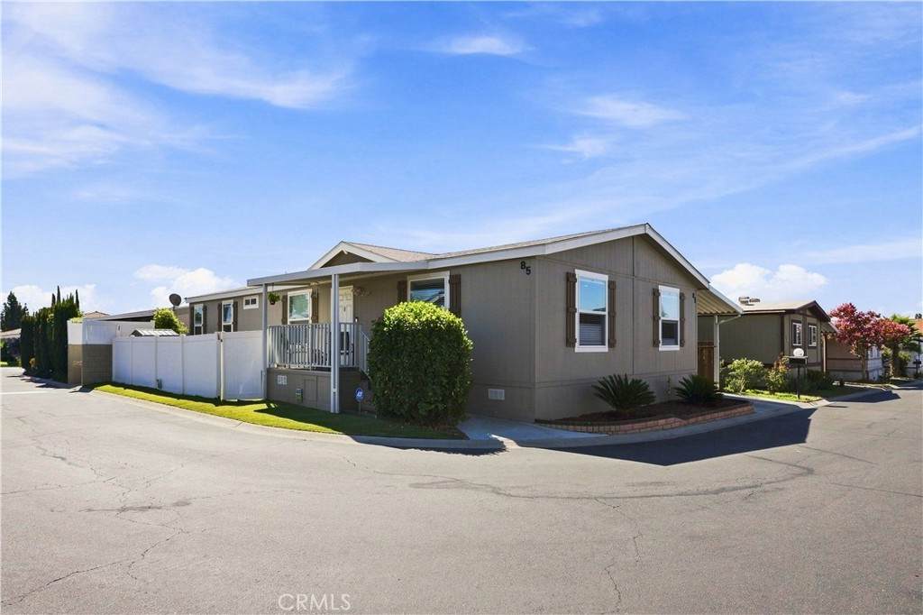 2151 Rialto - Photo 1