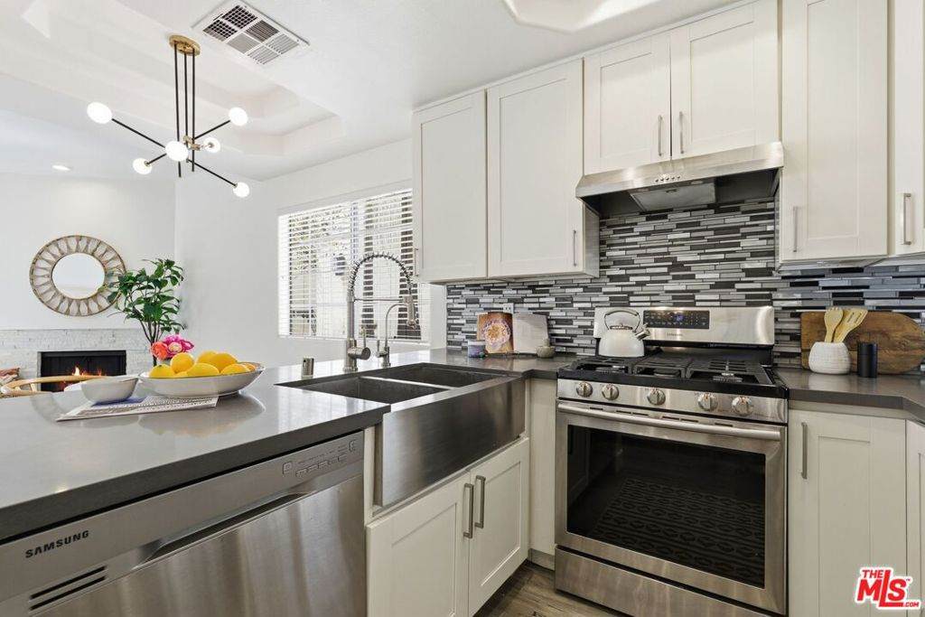 11110 Camarillo Street - Photo 1