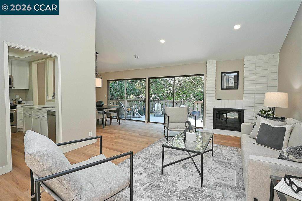110 Alamo Square - Photo 1