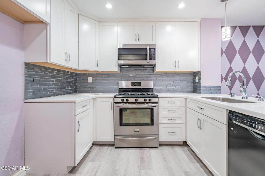 1043 Waltham Road - Photo 1