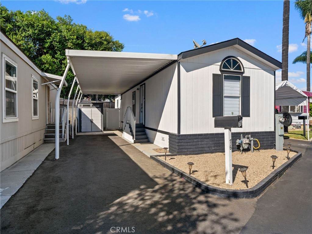1517 Newhope Street - Photo 1
