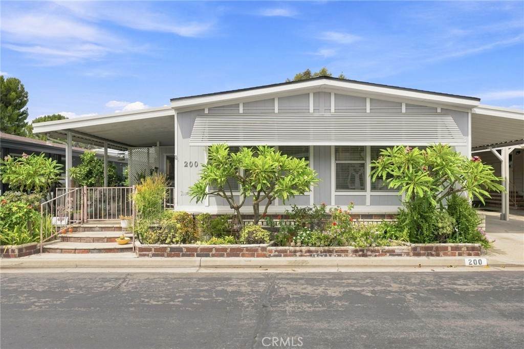 1919 Coronet Avenue - Photo 1