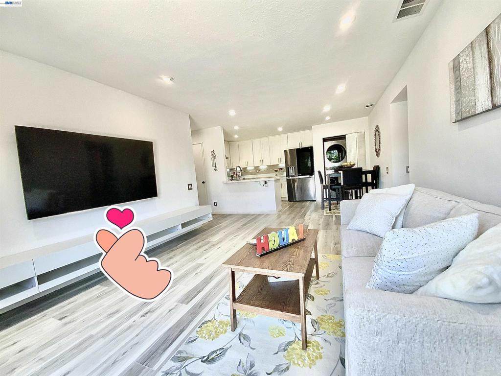 277 Hackamore Cmn - Photo 1