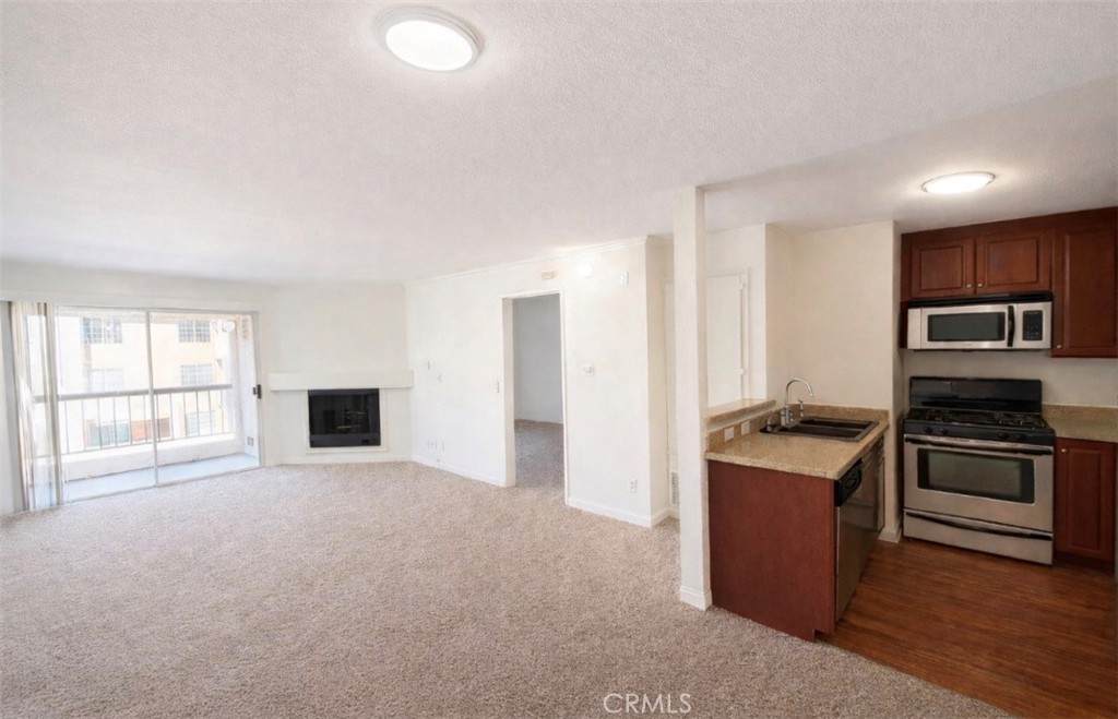 5515 Canoga Avenue - Photo 1